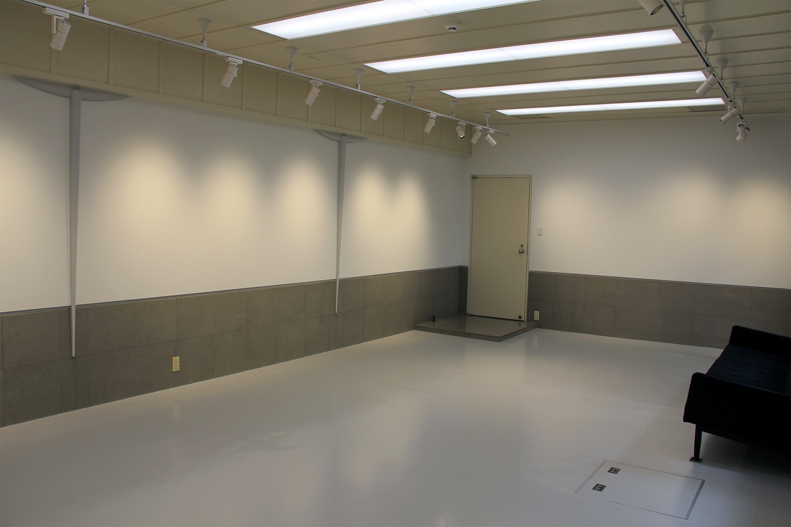 ESalon / RENTAL SPACES / HILLSIDE TERRACE